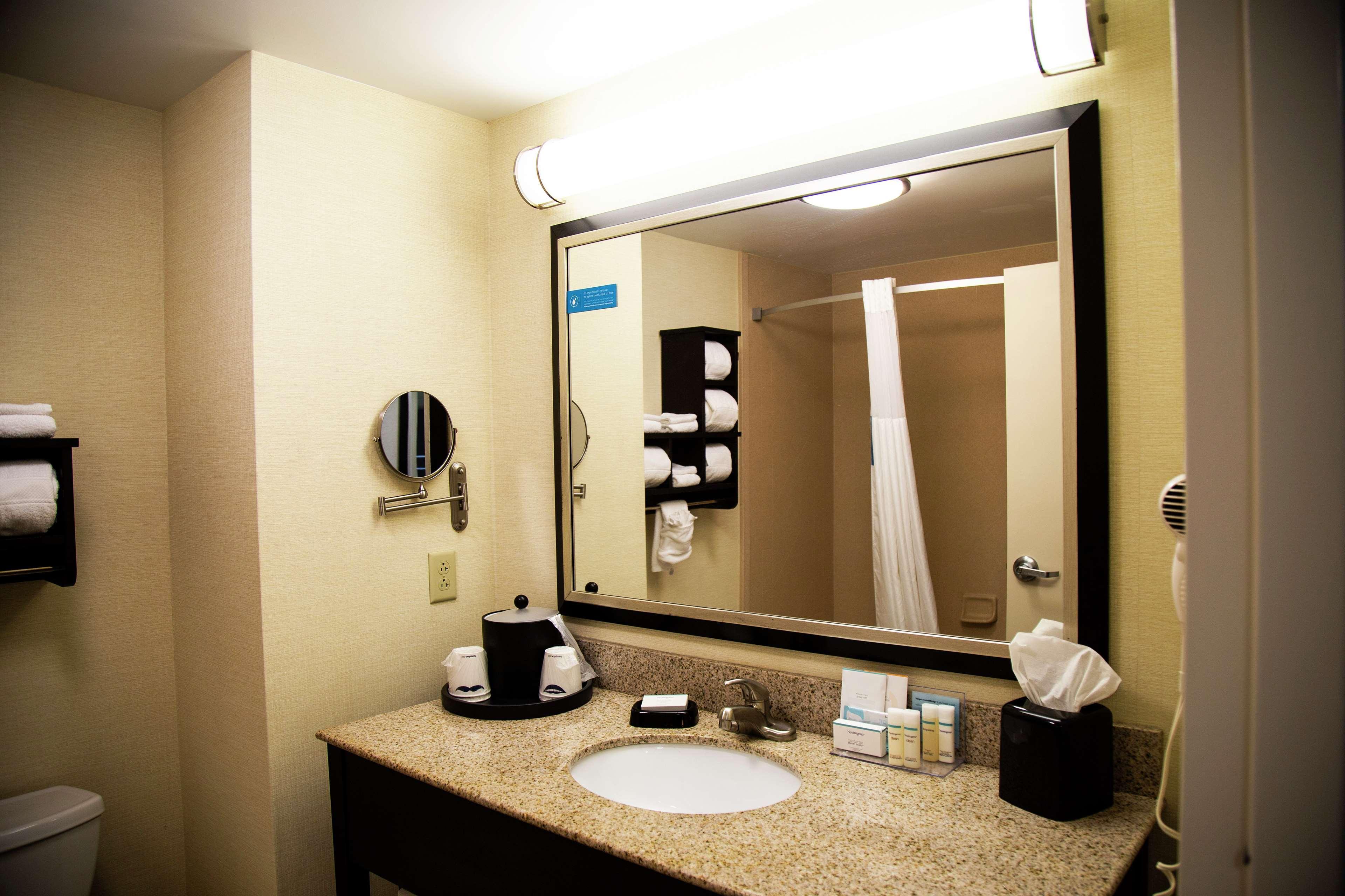 Hotel Hampton & Sharon West Middlesex