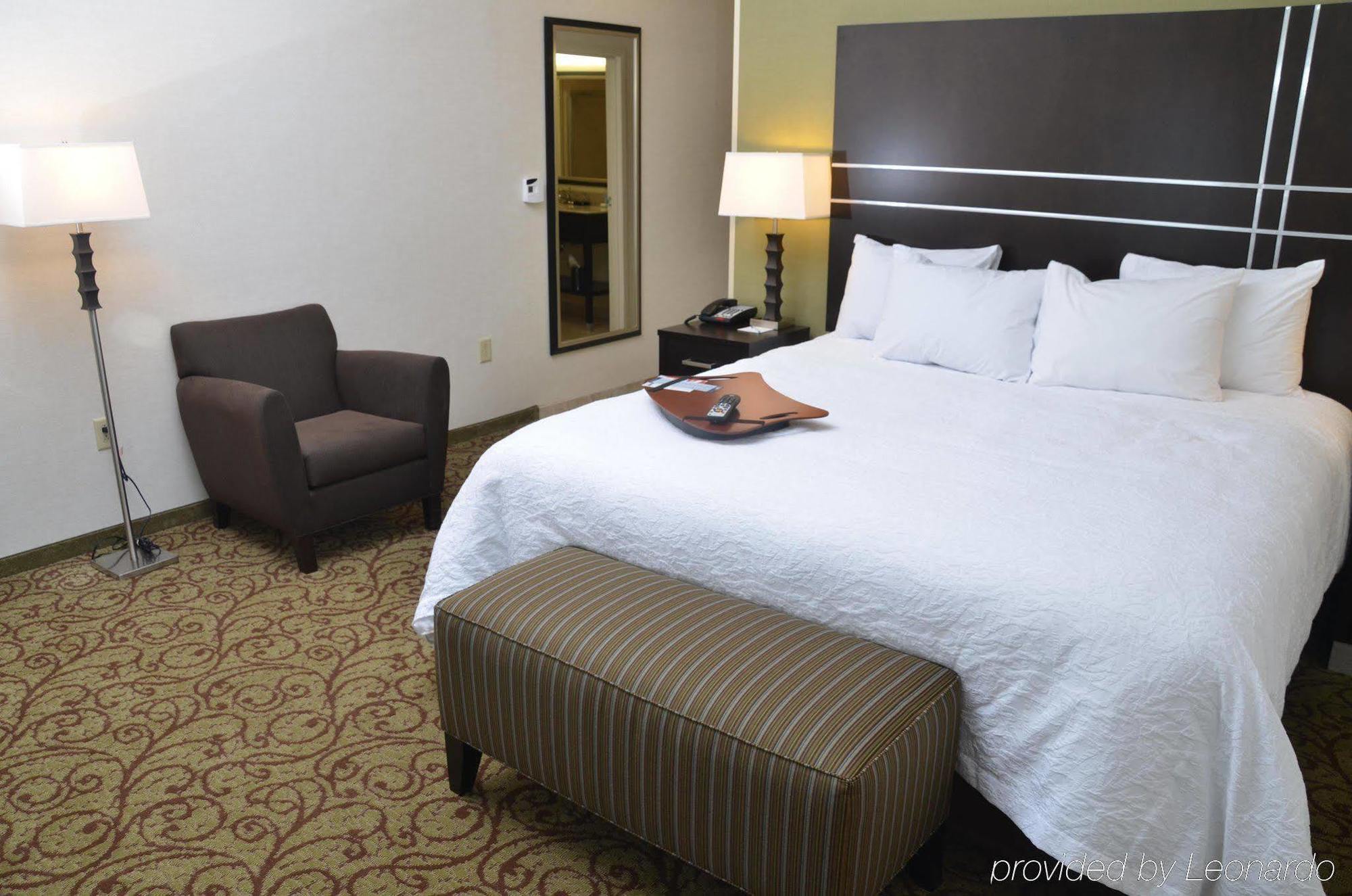 Hampton & Sharon Hotel