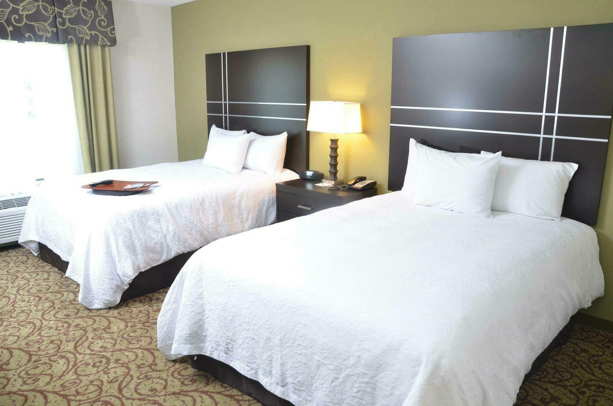 Hampton & Sharon Hotel 3*